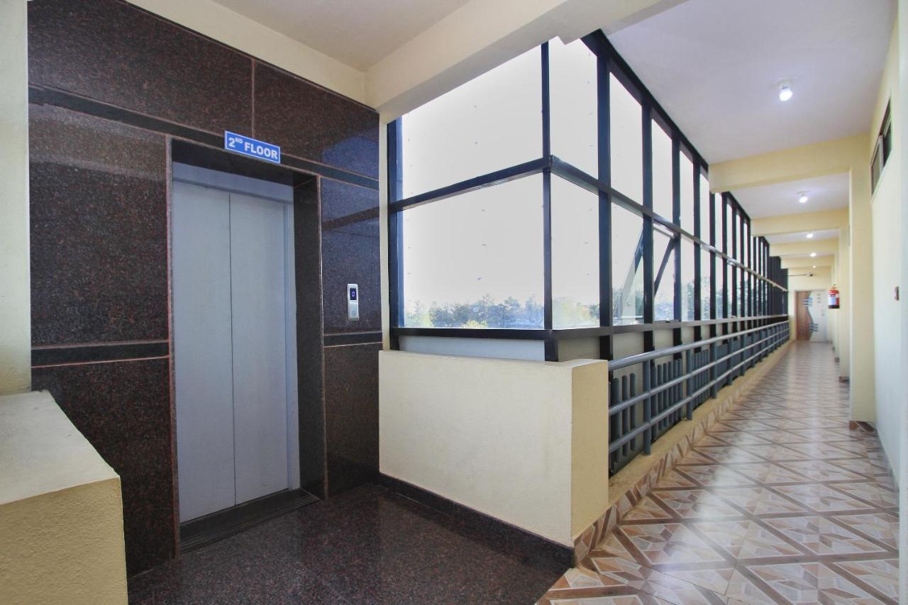 Mg Road One Hotel Бангалор Екстериор снимка